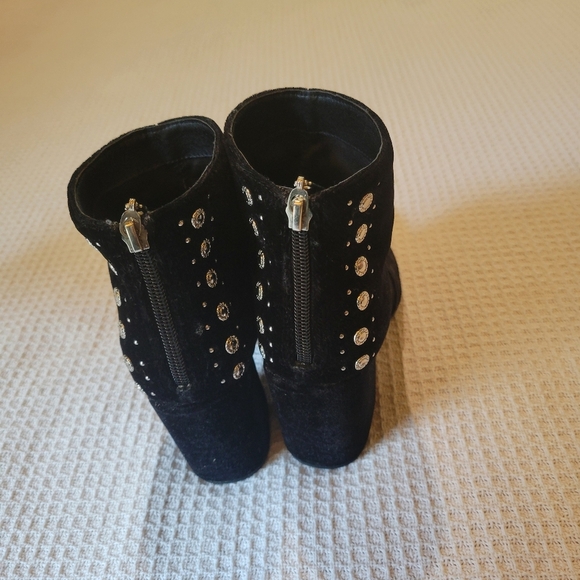 Guess Black Suede Ankle Booties - Picture 4 of 11